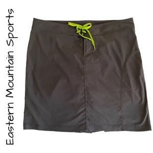 EASTERN MOUNTAIN SPORTS Weekender Skort, Size 4